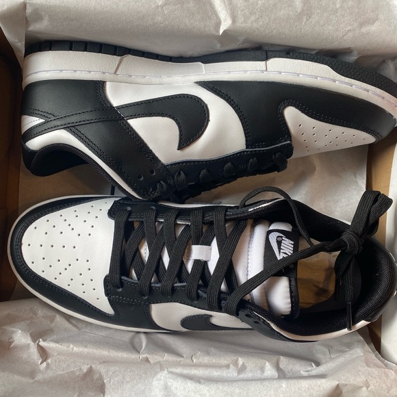 Nike panda Dunks. - Picture 2 of 3